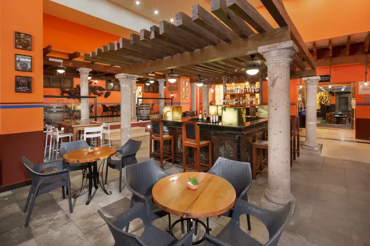 Cover image of a sample of the restaurant los agaves Restaurant
