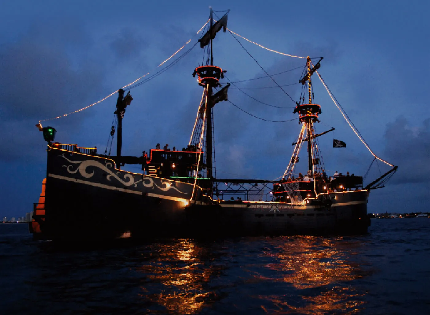 The Black Pearl Pirate Ship - Blog - Pirate Show Cancun